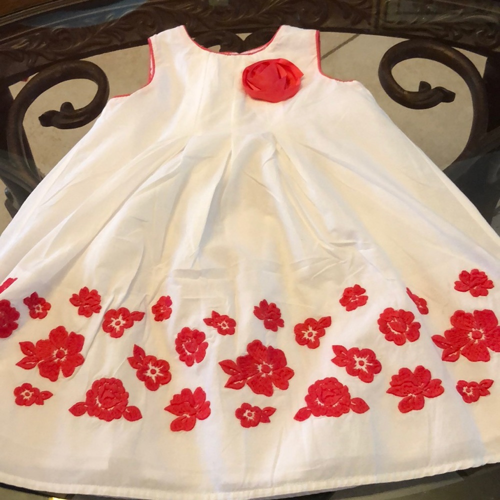 Savannah GUC size 3T embroidered white dress❤️